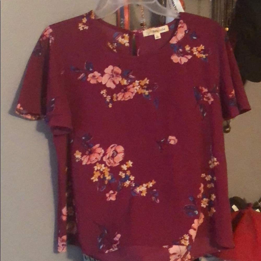 Very cute floral shirt